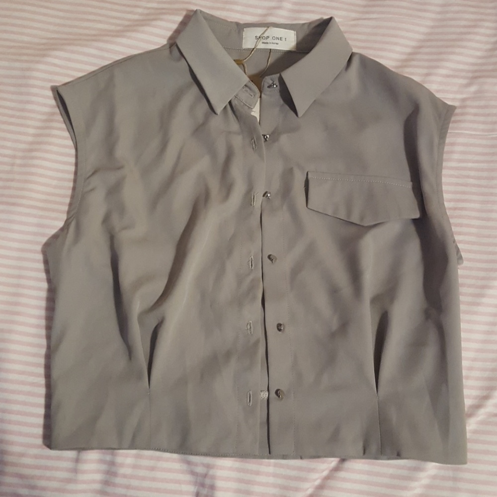 Sleeveless button down shirt